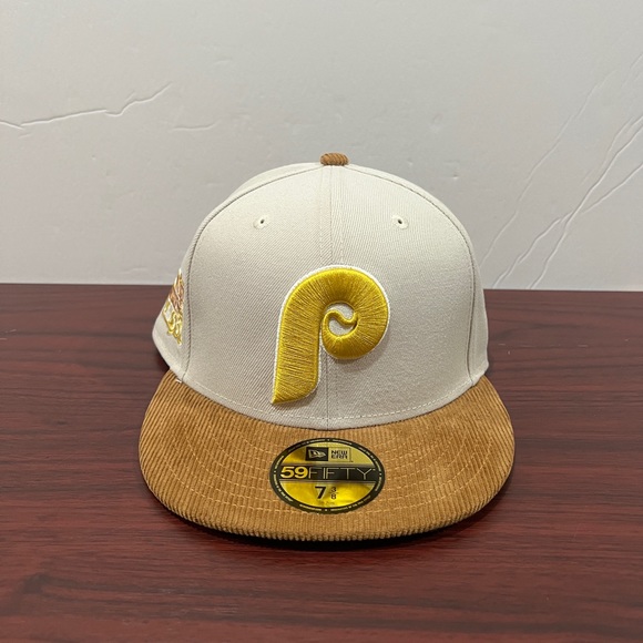 New Era, 59Fifty Fitted Hat, Philadelphia Phillies, Corduroy Brim - Picture 1 of 12